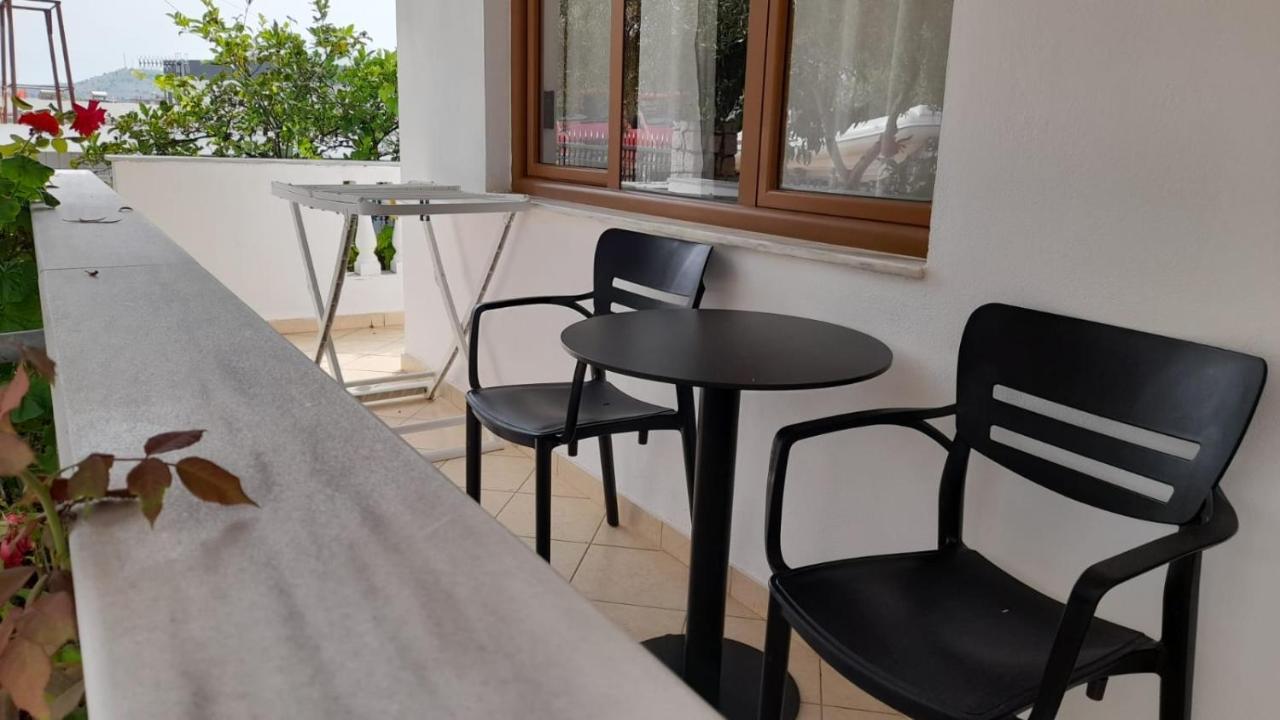 Vita Apartment - Spacious Garden And Balcony 5 Min To Beach & Center Ksamil Exterior foto
