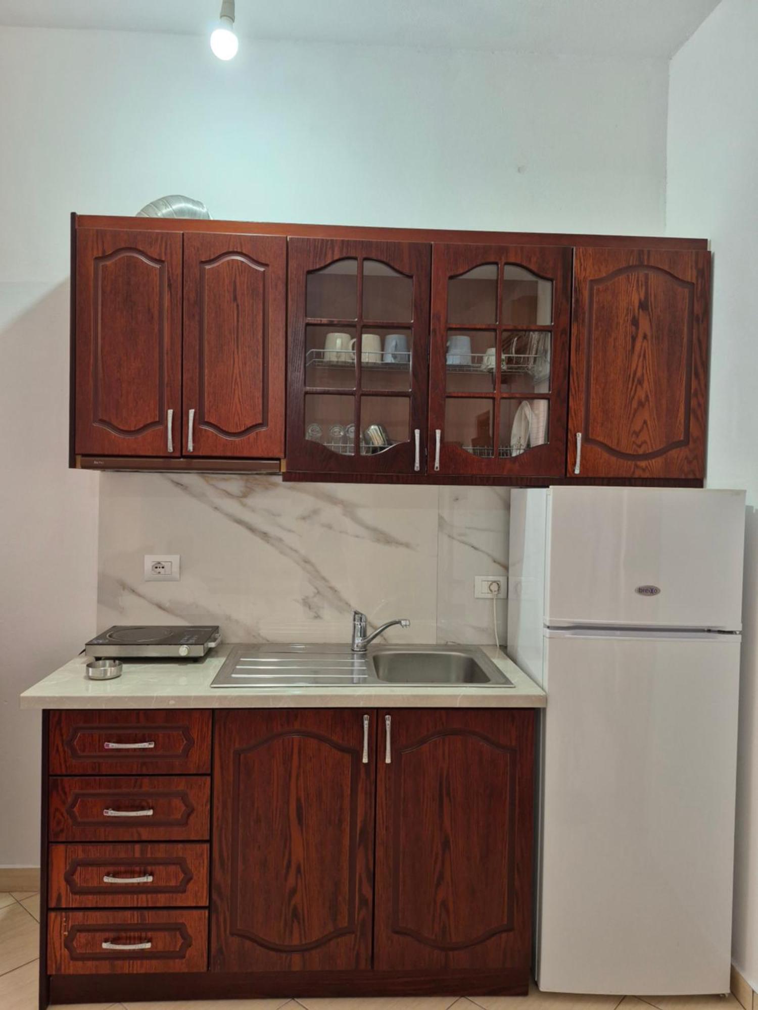 Vita Apartment - Spacious Garden And Balcony 5 Min To Beach & Center Ksamil Exterior foto